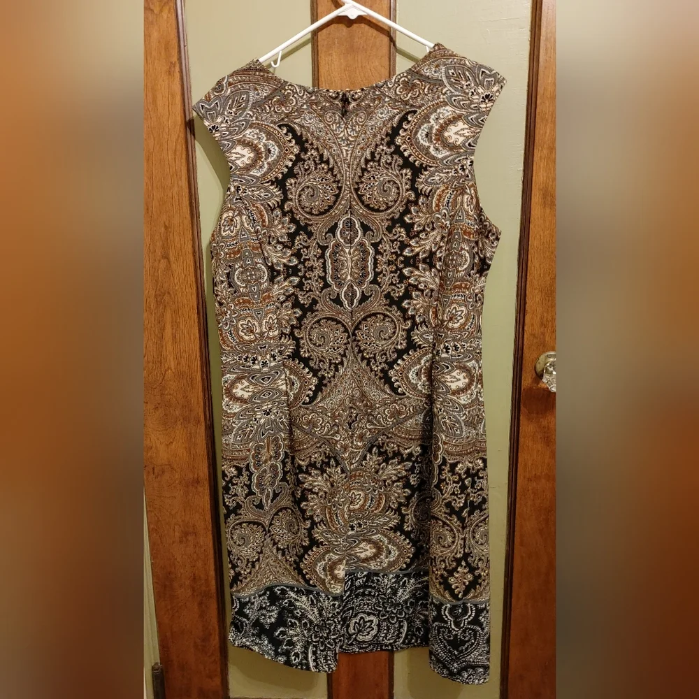 Elegant & Versatile, Dress Barn: Paisley Print Sleeveless Dress – Size 16 - Picture 2 of 7